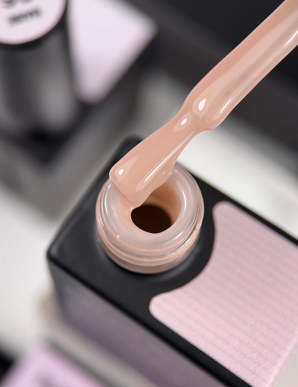 Cover Base № 08 Taupe – Šaltas smėlio atspalvis, 10 ml